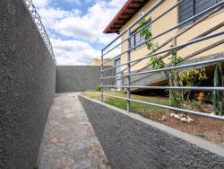 #233 - Casa para Venda em Belo Horizonte - MG